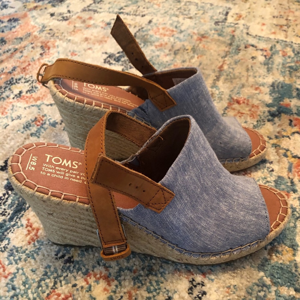 TOMS Wedges in Chambray - Size 8.5